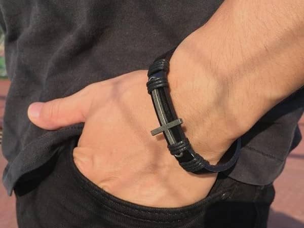 bracelet pour homme en croix