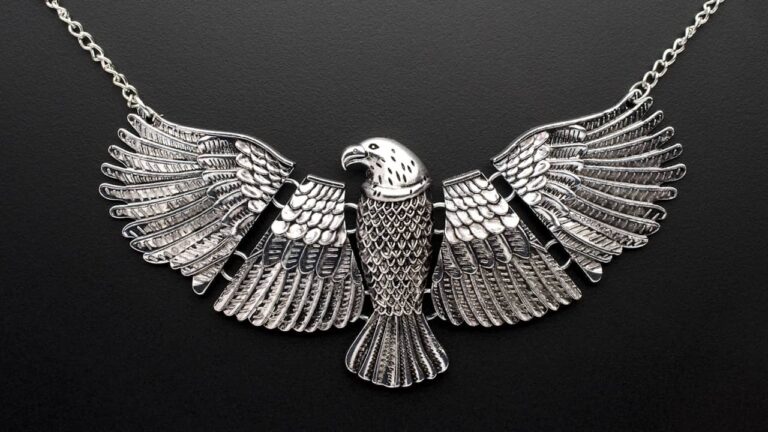 pendentif aigle signification