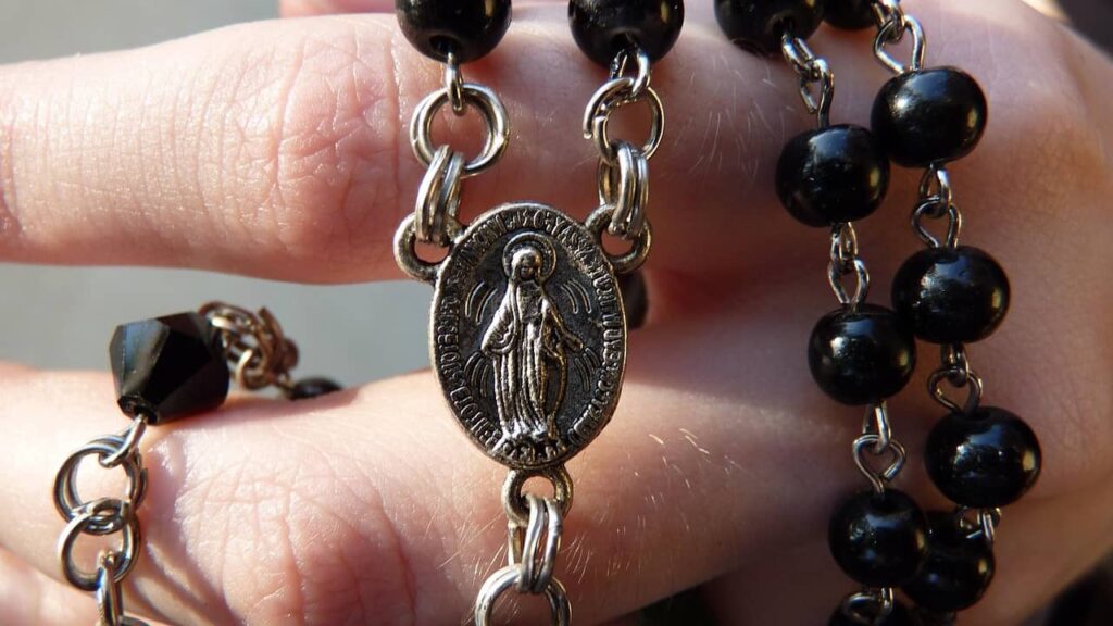 bijou chrétien chapelet