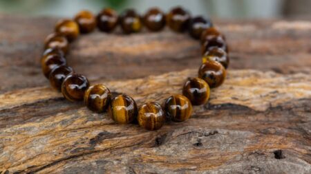 Œil de tigre : son histoire, son origine et ses vertus ! tout savoir oeil de tigre