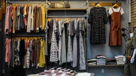 Les indispensables confort du dressing féminin au quotidien Les indispensables confort du dressing féminin au quotidien